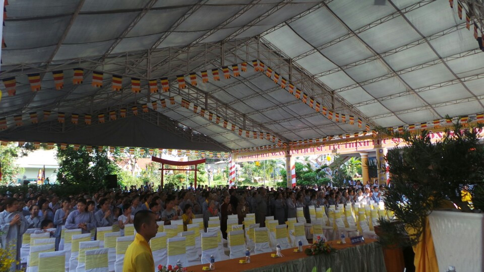 nha bat khong gian lam dong