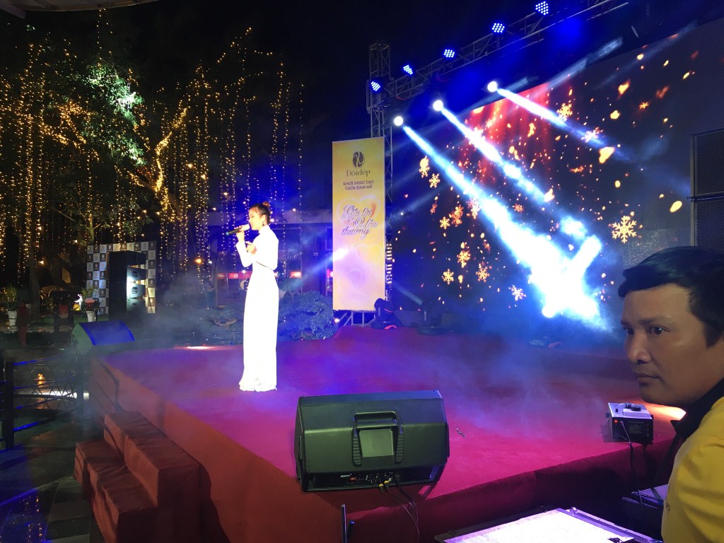 am thanh anh sang lam dong to chuc su kien