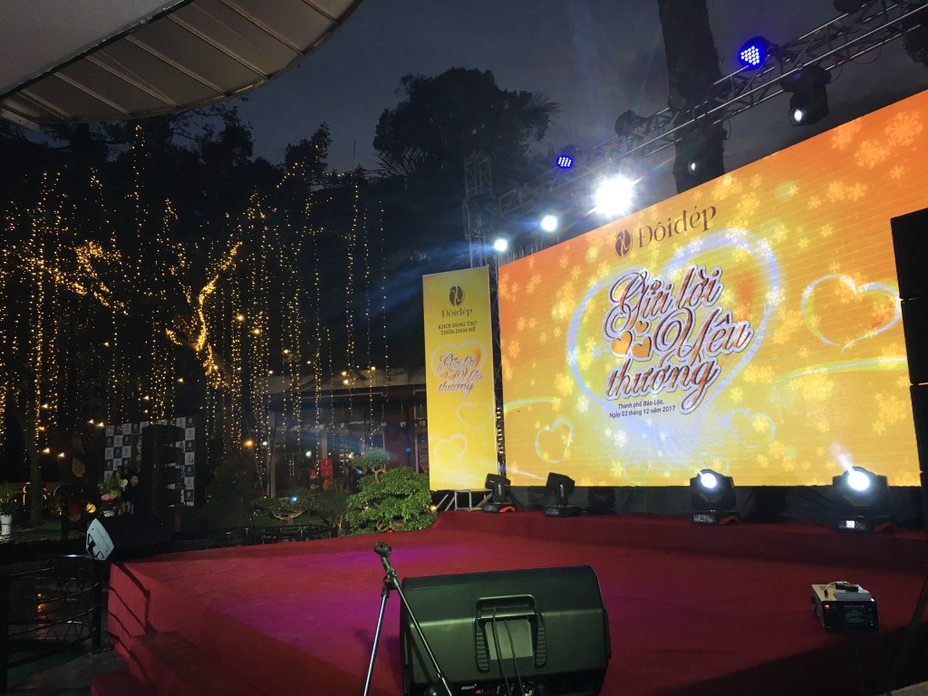 am thanh anh sang lam dong to chuc su kien