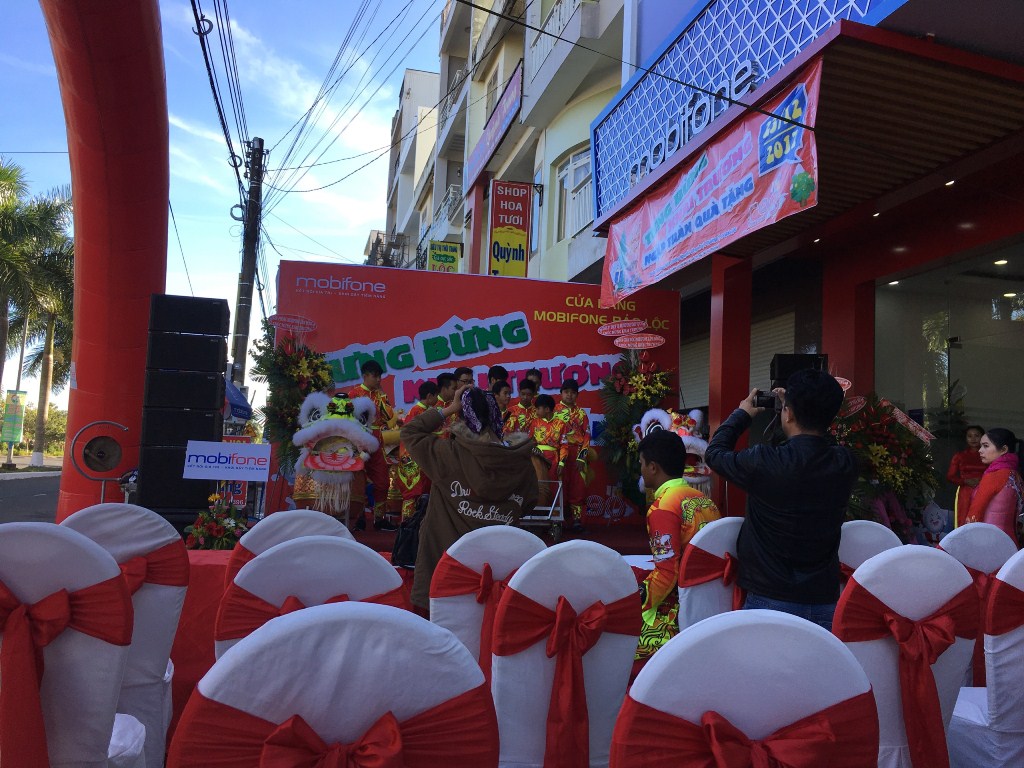 am thanh anh sang lam dong to chuc su kien